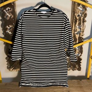 Black and white Everlane striped dress